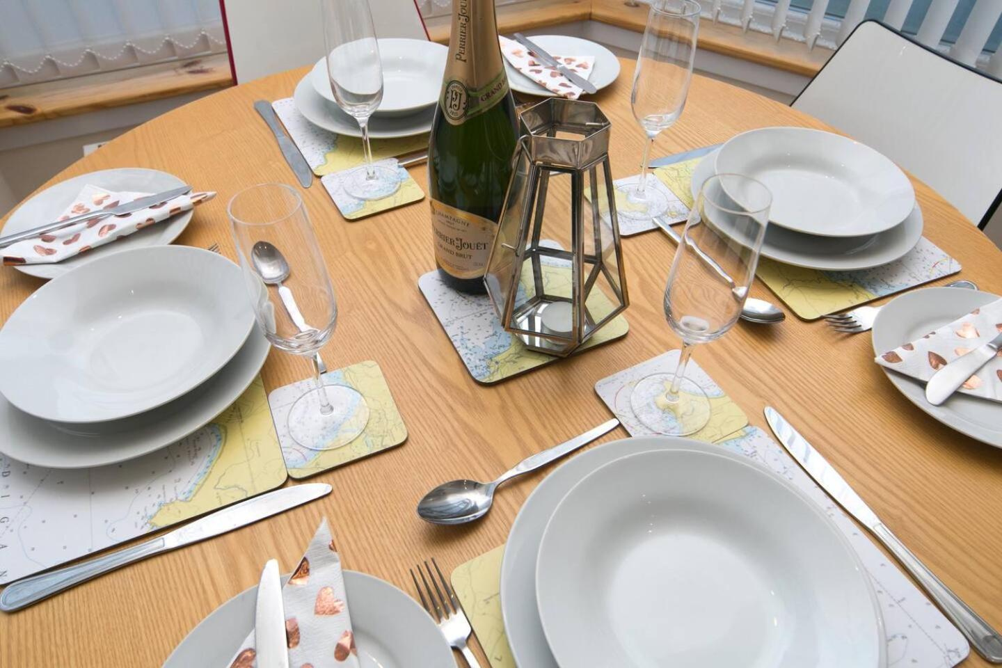 Pass The Keys Hafan Stylish 2 Bedroom Sea View Apartment Пълхели Екстериор снимка