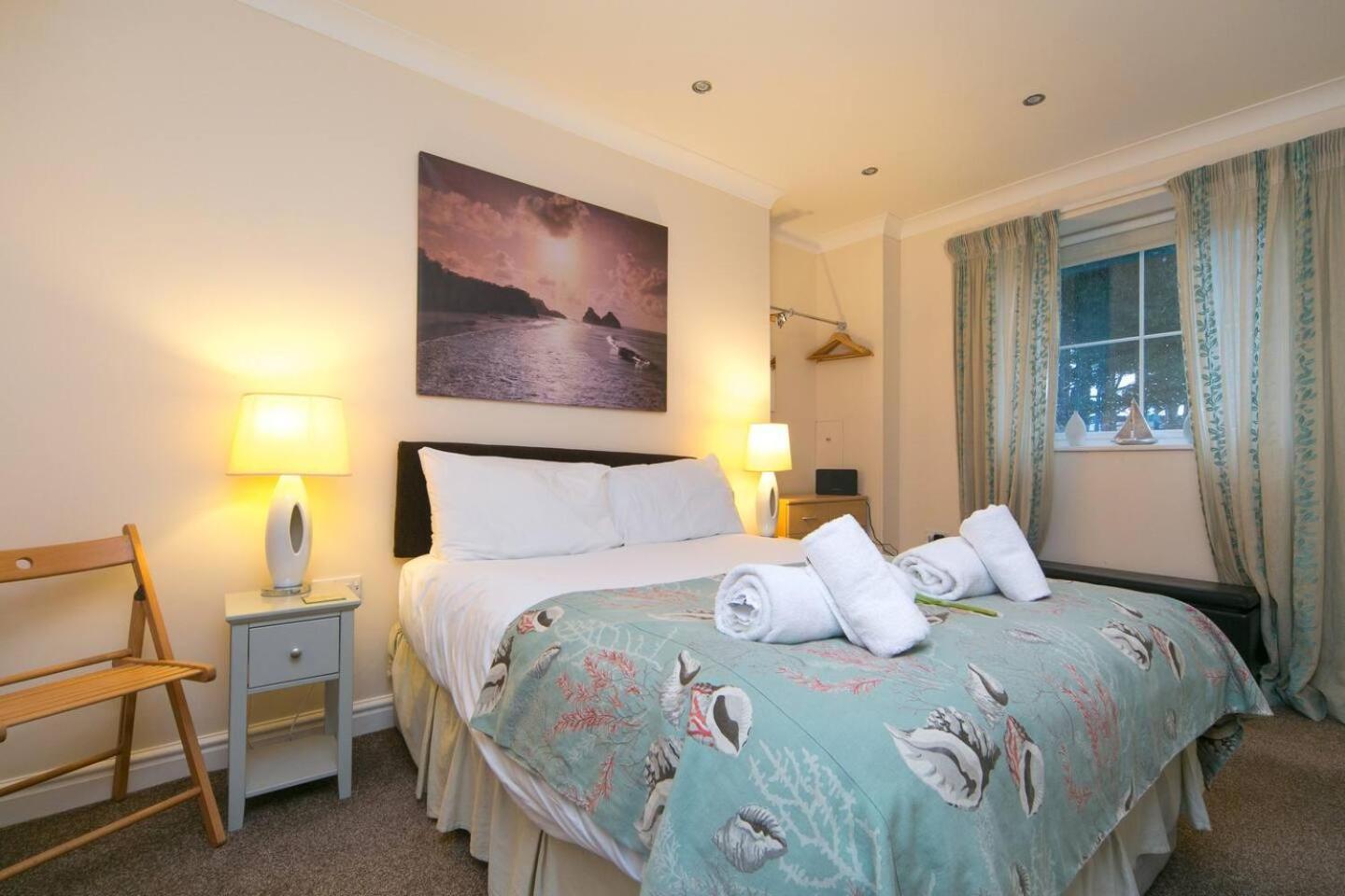 Pass The Keys Hafan Stylish 2 Bedroom Sea View Apartment Пълхели Екстериор снимка